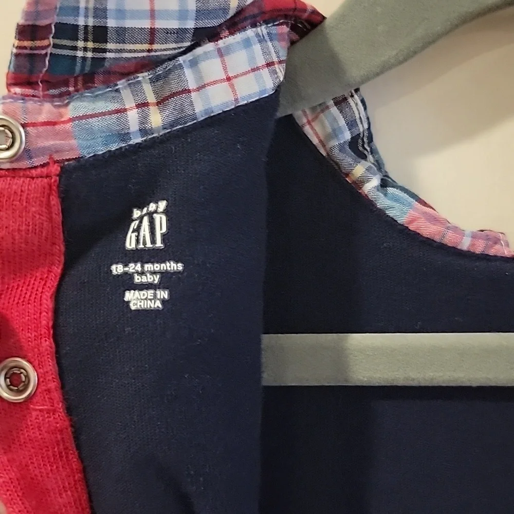 Baby Gap Size 18-24 months full Christmas outfit red plaid adorable